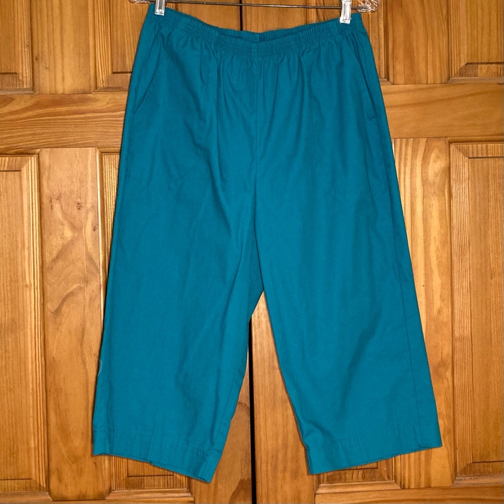 NWOT Blair Pull On Capri Pants Elastic Waist Blue Women's Size 16